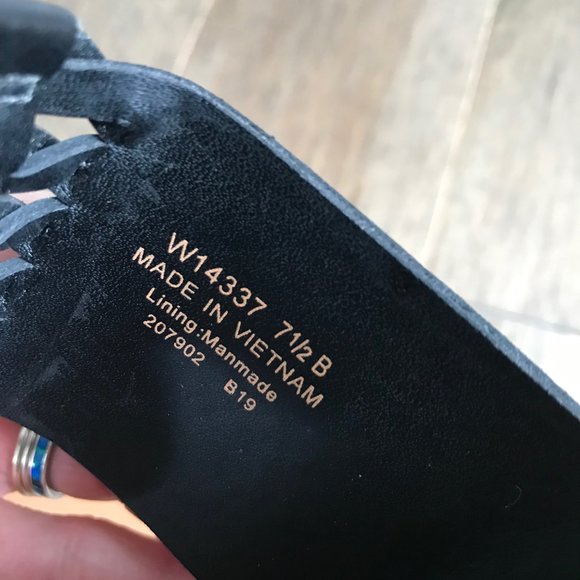 Cole Haan Sandals - Black and Tan - Women's Size 7.5 - Picture 12 of 13